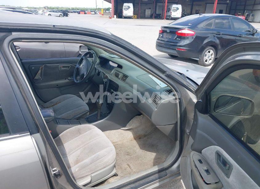 Photo 5 of 1999 Toyota Camry LE V6 (VIN 4T1BF22K2XU074780)