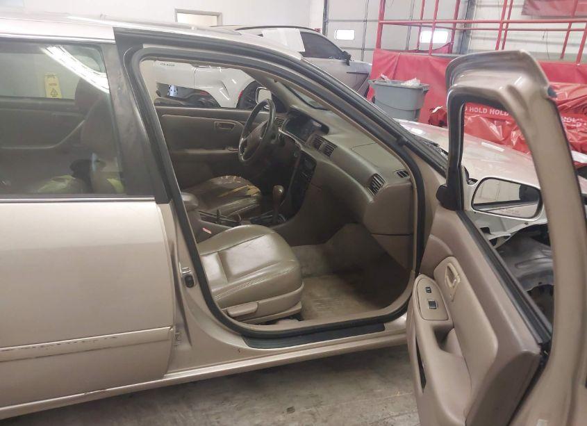 Photo 5 of 2000 Toyota Camry LE V6 (VIN 4T1BF22K2YU941340)