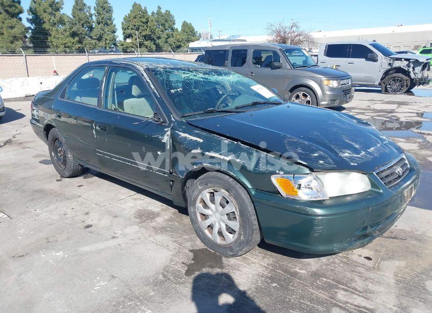 2001 Toyota Camry LE V6 (VIN 4T1BF22K31U125887) main photo