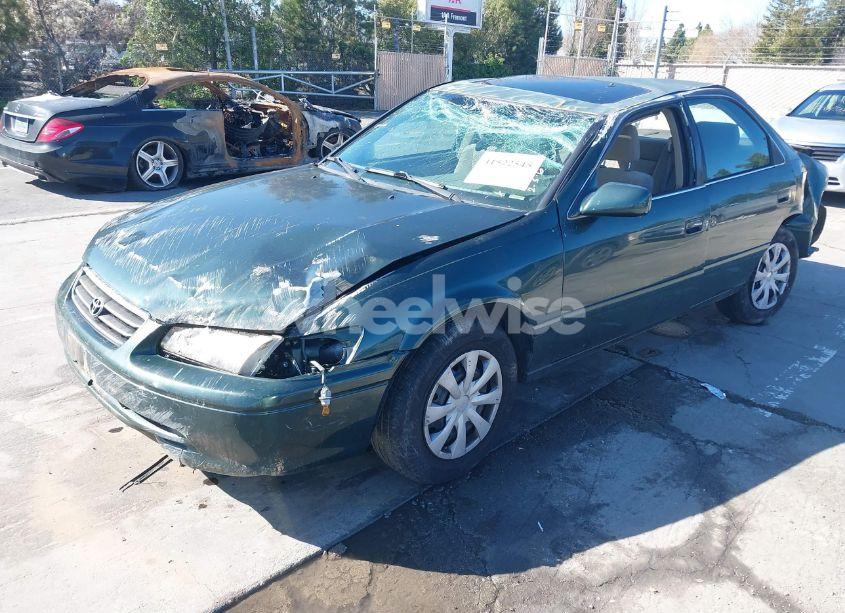 Photo 2 of 2001 Toyota Camry LE V6 (VIN 4T1BF22K31U125887)