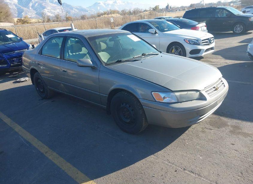 1997 Toyota Camry LE V6 (VIN 4T1BF22K3VU034785) main photo