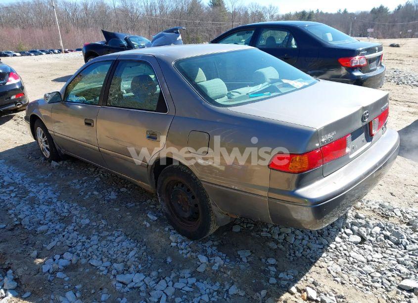 Photo 3 of 2000 Toyota Camry LE V6 (VIN 4T1BF22K3YU096529)