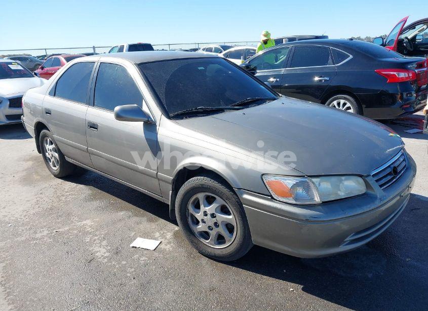 2001 Toyota Camry LE V6 (VIN 4T1BF22K41U118513) main photo
