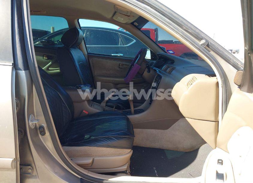 Photo 5 of 2001 Toyota Camry LE V6 (VIN 4T1BF22K41U118513)