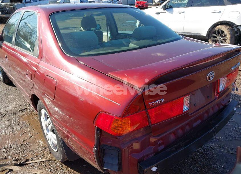 Photo 3 of 2001 Toyota Camry LE V6 (VIN 4T1BF22K51U122487)