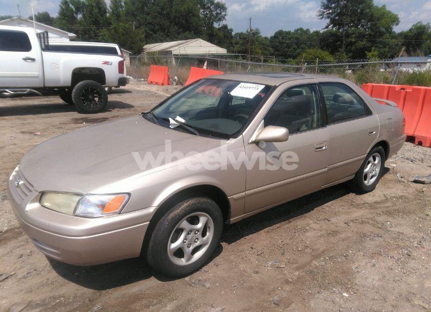 Photo 2 of 1998 Toyota Camry LE V6 (VIN 4T1BF22K5WU068342)
