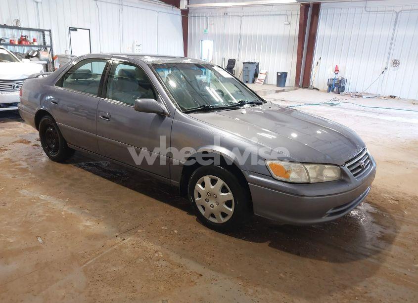 2000 Toyota Camry LE V6 (VIN 4T1BF22K5YU091994) main photo