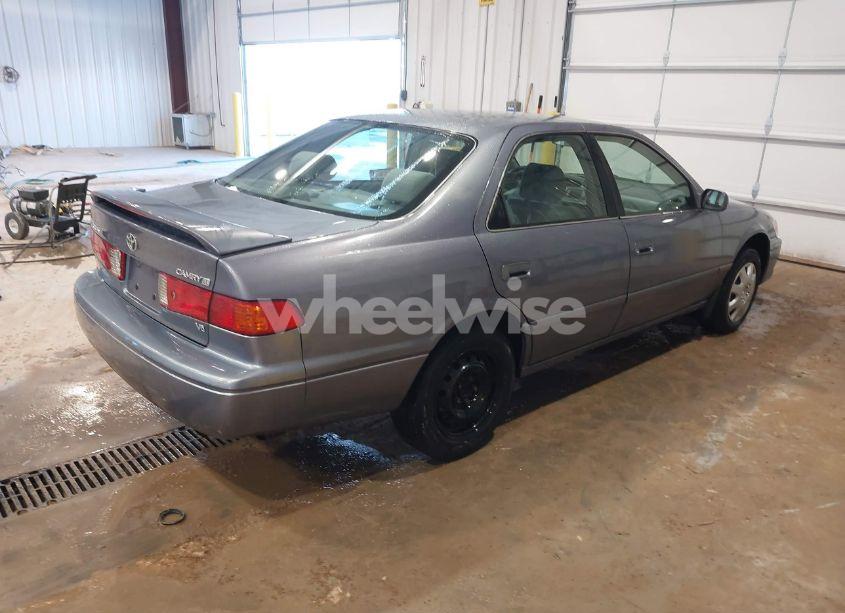 Photo 4 of 2000 Toyota Camry LE V6 (VIN 4T1BF22K5YU091994)