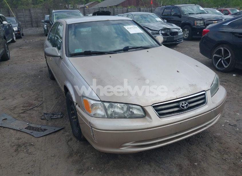 2000 Toyota Camry LE V6 (VIN 4T1BF22K5YU938013) main photo