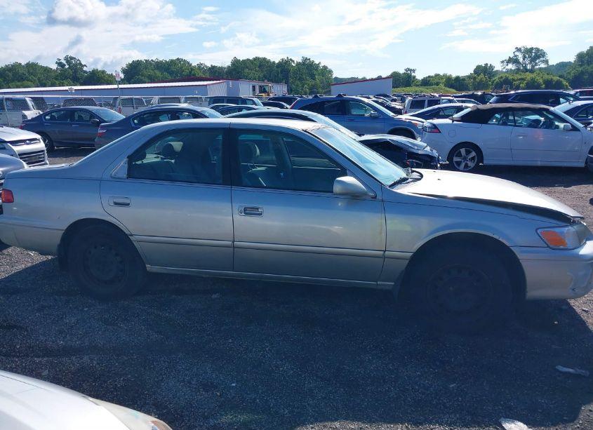 Photo 13 of 2001 Toyota Camry XLE/LE (VIN 4T1BF22K71U122362)