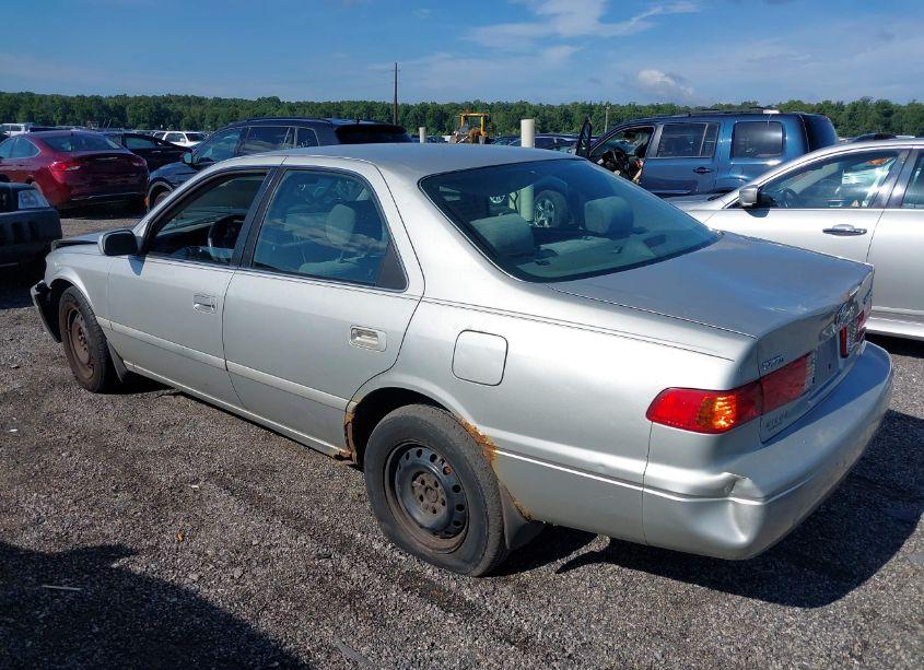 Photo 3 of 2001 Toyota Camry XLE/LE (VIN 4T1BF22K71U122362)
