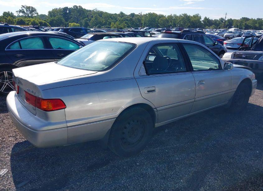 Photo 4 of 2001 Toyota Camry XLE/LE (VIN 4T1BF22K71U122362)