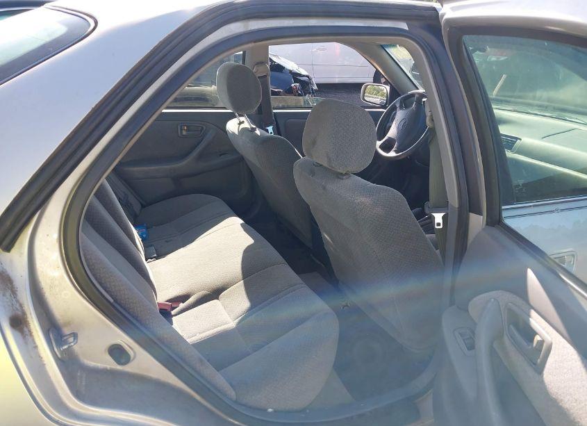 Photo 8 of 2001 Toyota Camry XLE/LE (VIN 4T1BF22K71U122362)