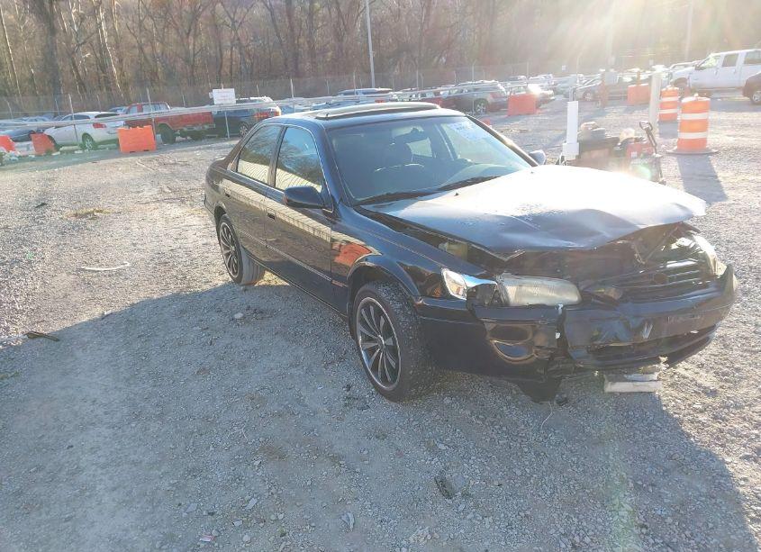 1997 Toyota Camry LE V6 (VIN 4T1BF22K7VU910662) main photo