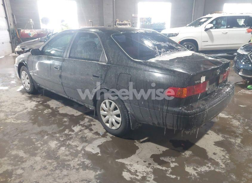 Photo 3 of 2001 Toyota Camry LE V6 (VIN 4T1BF22K81U130003)