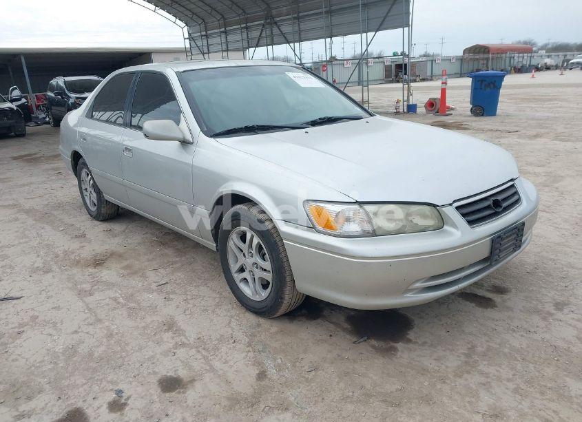 2001 Toyota Camry LE V6 (VIN 4T1BF22K81U965194) main photo