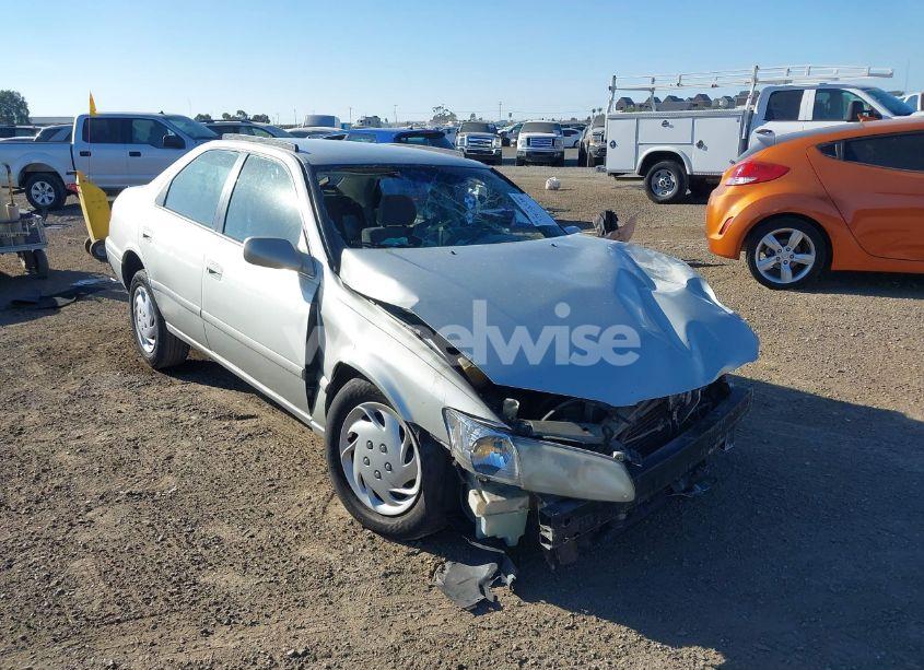 2000 Toyota Camry LE V6 (VIN 4T1BF22K8YU110831) main photo