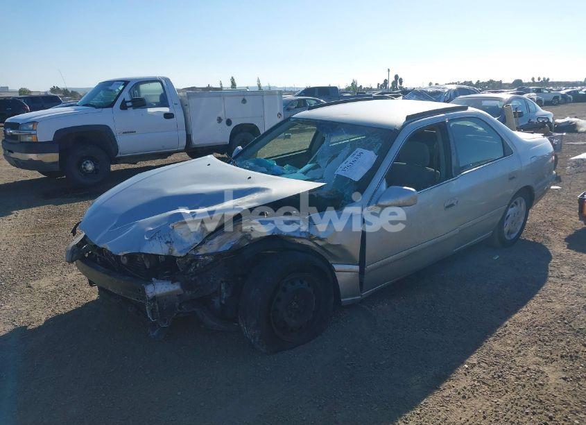 Photo 2 of 2000 Toyota Camry LE V6 (VIN 4T1BF22K8YU110831)