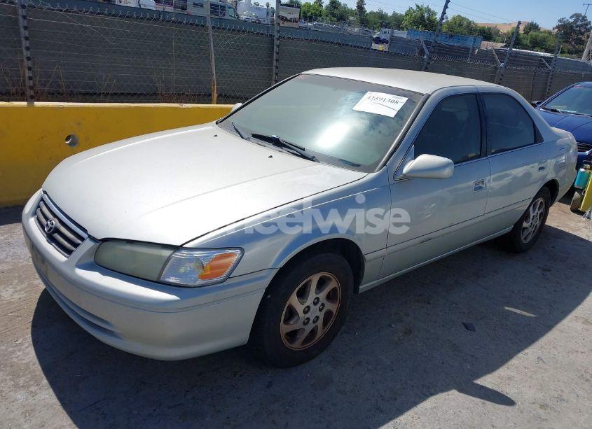 Photo 2 of 2001 Toyota Camry LE V6 (VIN 4T1BF22K91U126963)