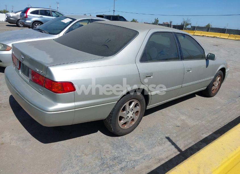Photo 4 of 2001 Toyota Camry LE V6 (VIN 4T1BF22K91U126963)