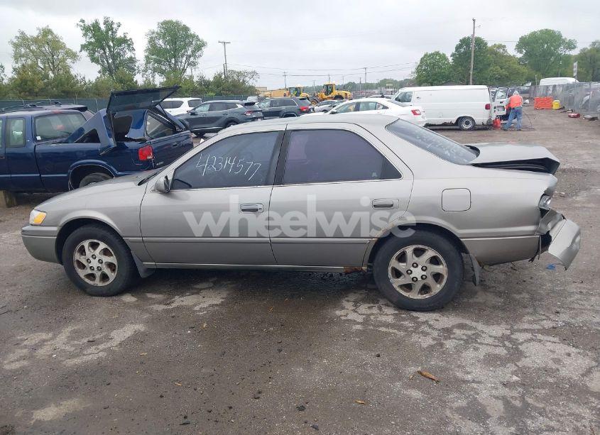 Photo 14 of 1997 Toyota Camry XLE V6 (VIN 4T1BF22K9VU027811)