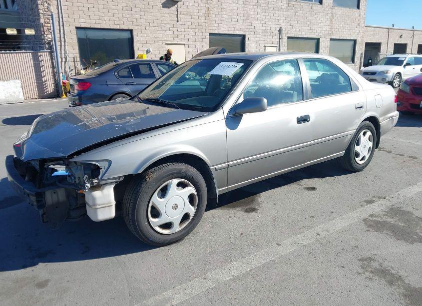 Photo 2 of 1998 Toyota Camry LE V6 (VIN 4T1BF22K9WU043766)