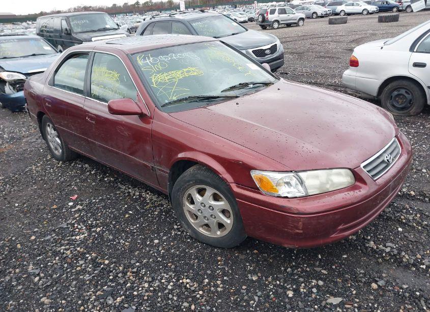 2000 Toyota Camry LE V6 (VIN 4T1BF22K9YU092520) main photo