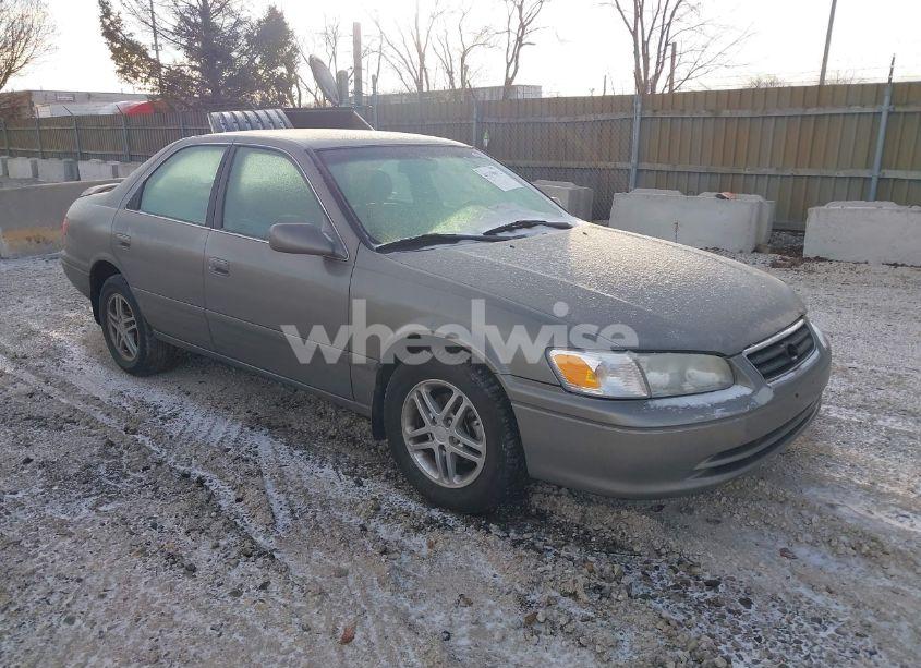 2000 Toyota Camry LE V6 (VIN 4T1BF22K9YU109946) main photo