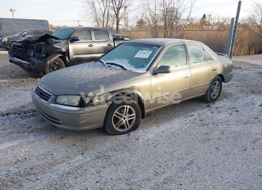 Photo 2 of 2000 Toyota Camry LE V6 (VIN 4T1BF22K9YU109946)