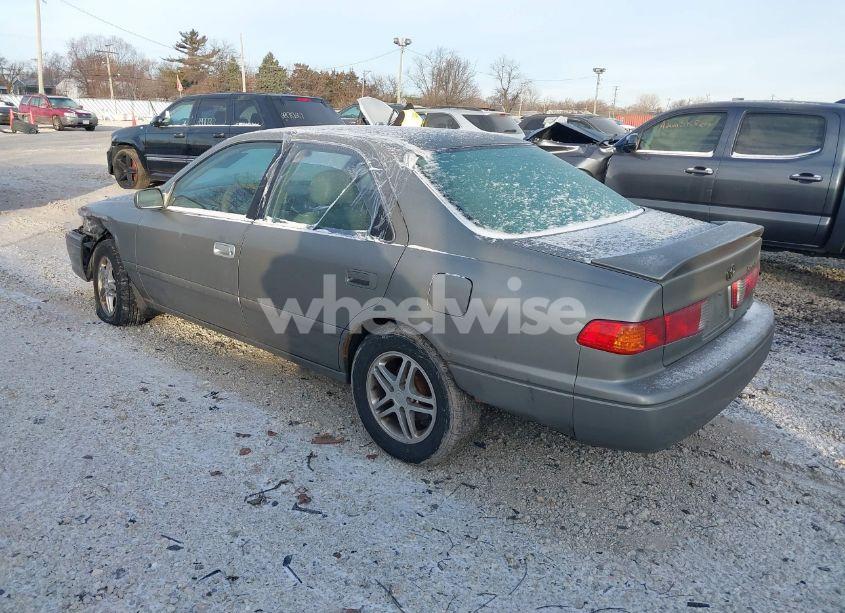 Photo 3 of 2000 Toyota Camry LE V6 (VIN 4T1BF22K9YU109946)