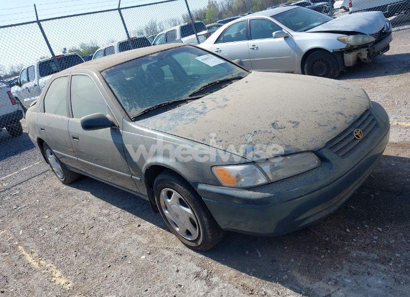 1997 Toyota Camry LE V6 (VIN 4T1BF22KXVU037814) main photo