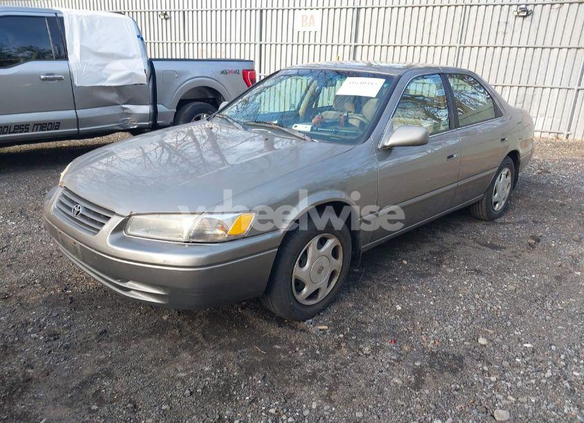 Photo 2 of 1998 Toyota Camry LE V6 (VIN 4T1BF22KXWU063167)