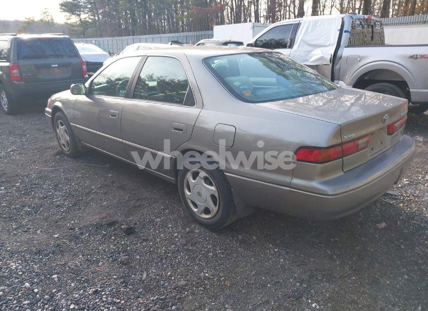 Photo 3 of 1998 Toyota Camry LE V6 (VIN 4T1BF22KXWU063167)