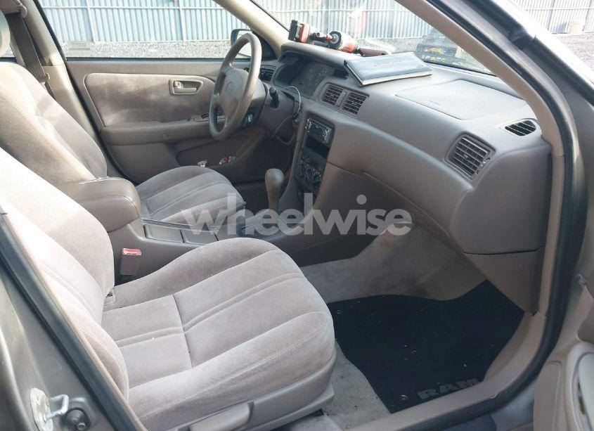 Photo 5 of 1998 Toyota Camry LE V6 (VIN 4T1BF22KXWU063167)