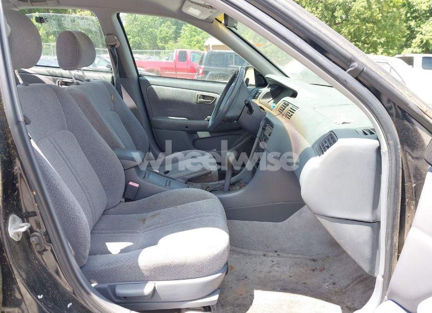 Photo 5 of 2000 Toyota Camry LE V6 (VIN 4T1BF22KXYU934393)