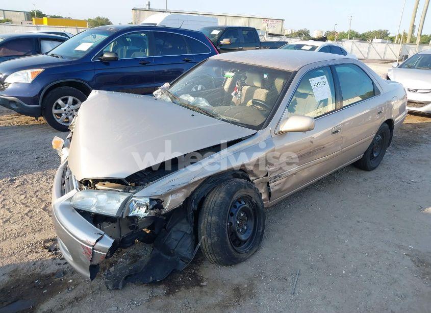 Photo 2 of 2000 Toyota Camry LE V6 (VIN 4T1BF22KXYU946821)