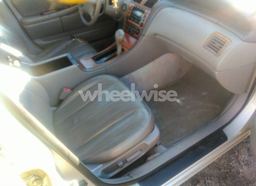 Photo 5 of 2001 Toyota Avalon XL (VIN 4T1BF28B01U175489)