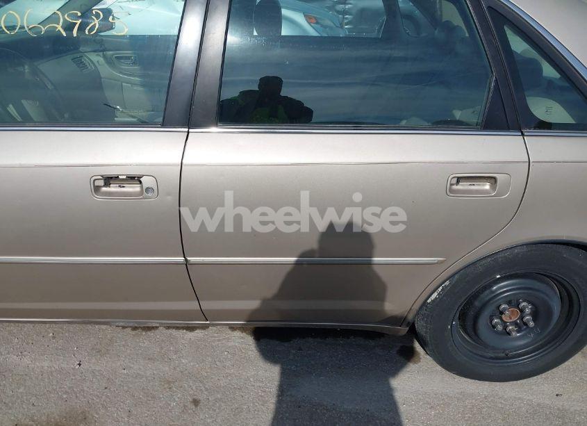 Photo 6 of 2000 Toyota Avalon XLS (VIN 4T1BF28B0YU088671)