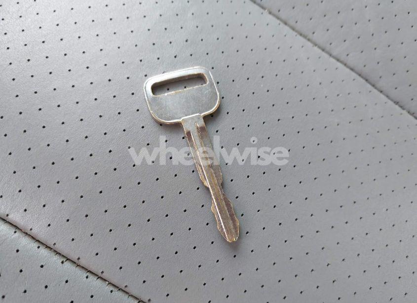 Photo 11 of 2003 Toyota Avalon XL (VIN 4T1BF28B23U325136)