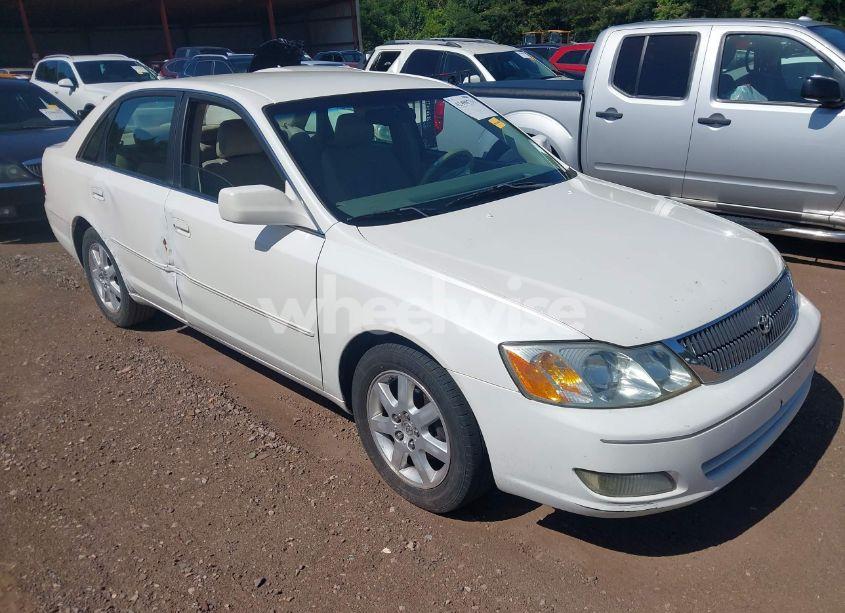 2002 Toyota Avalon XLS (VIN 4T1BF28B32U212780) main photo