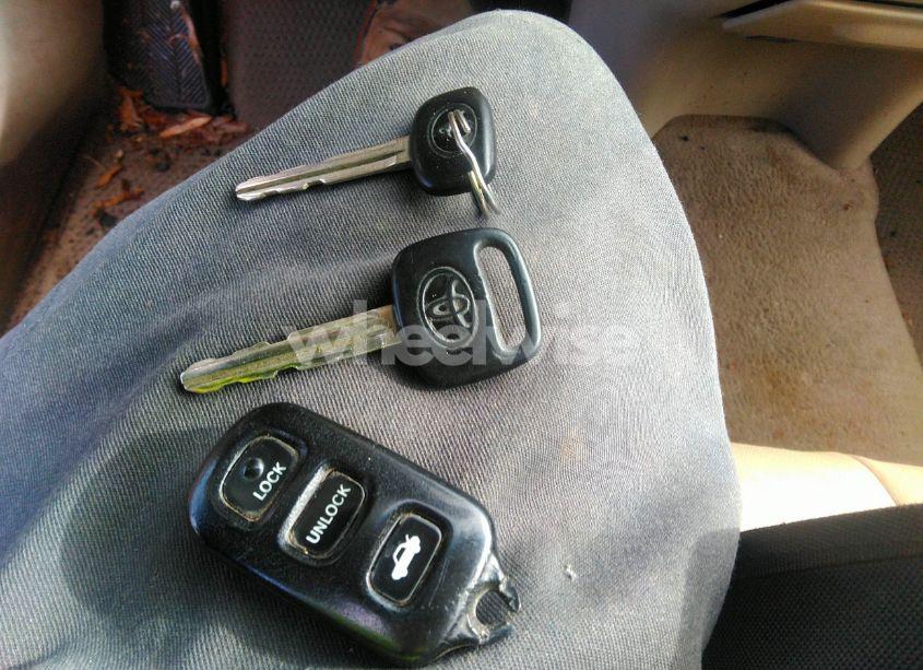 Photo 11 of 2002 Toyota Avalon (VIN 4T1BF28B42U213047)