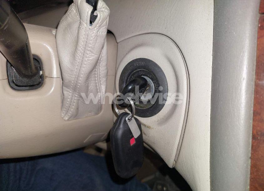 Photo 11 of 2002 Toyota Avalon XLS (VIN 4T1BF28B52U200078)