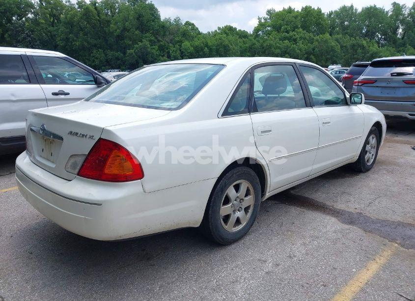 Photo 4 of 2002 Toyota Avalon XL (VIN 4T1BF28B52U239043)