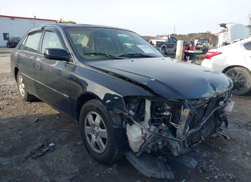 2002 Toyota Avalon XL (VIN 4T1BF28B52U253945) main photo