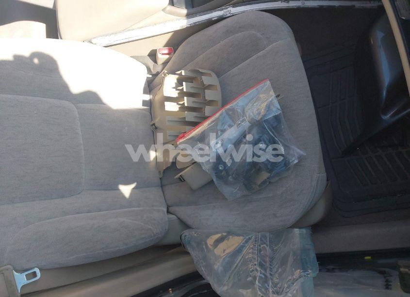 Photo 5 of 2004 Toyota Avalon XL (VIN 4T1BF28B64U361400)