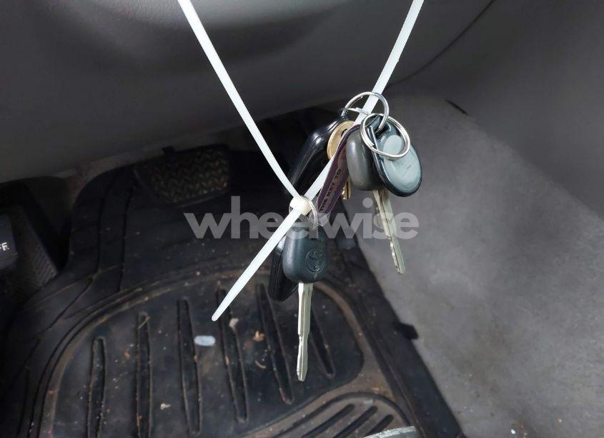 Photo 11 of 2004 Toyota Avalon XLS (VIN 4T1BF28B64U386765)