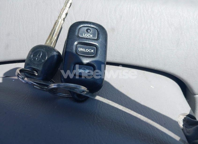 Photo 11 of 2002 Toyota Avalon XL/XLS (VIN 4T1BF28B72U207503)