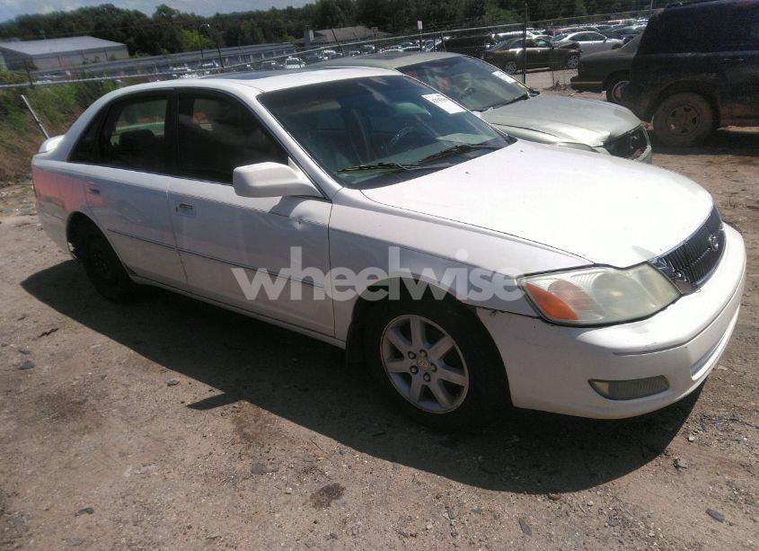 2002 Toyota Avalon XLS (VIN 4T1BF28B72U226276) main photo
