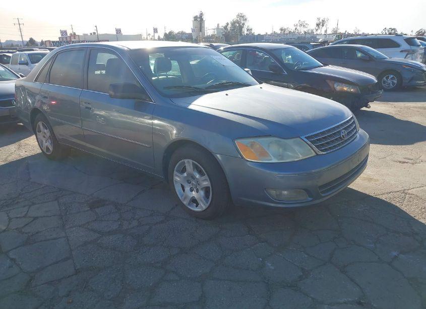 2002 Toyota Avalon XL (VIN 4T1BF28B72U226584) main photo