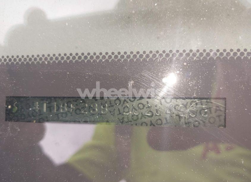 Photo 9 of 2002 Toyota Avalon XL (VIN 4T1BF28B72U234653)